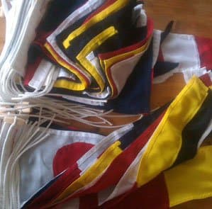 Signal code flag full set, fully sewn/stitched.Canvas, rope and toggle, fully hemmed. 100% made in the UK (12" x 18")