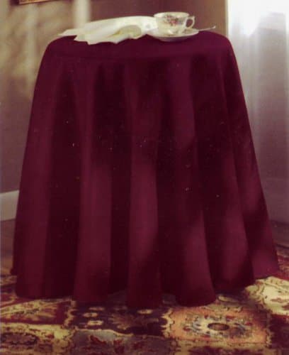 Concord 70" Round Tablecloth - Burgundy