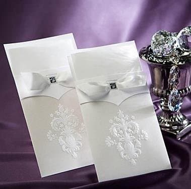 Vintage White Flor-de-lis Wedding Invitation with Insert (Set of 50)