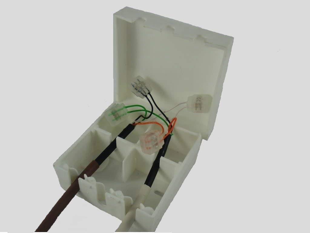 BT16A White External Telephone Cable Junction Box.Includes FREE 2 x 2 Way Gel Filled Crimps, off White Colour