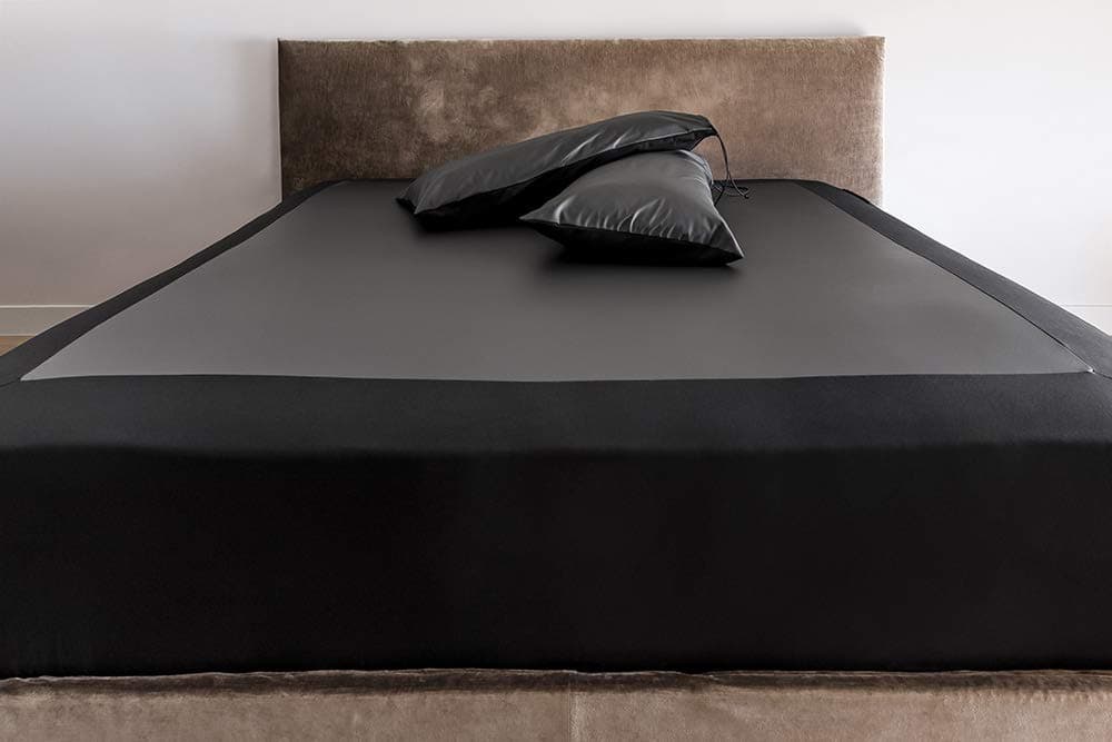 Nuru Dreams Waterproof Play Sheet Set (Queen)