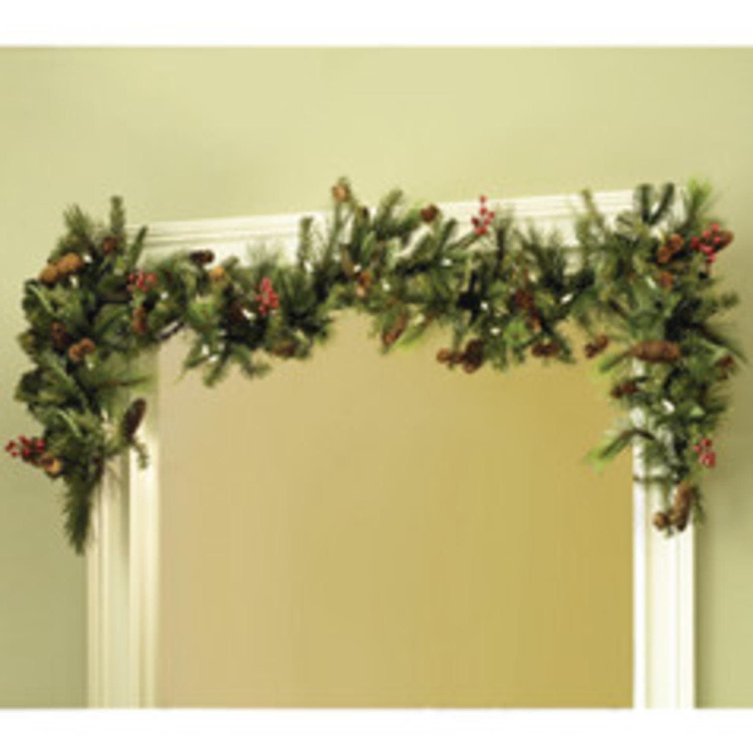 TreeKeeper Adjustable Christmas Garland Hanger for Single Door Frames