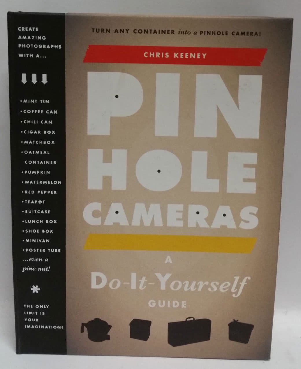 Pinhole Camera: A Do-It-Yourself Guide Hardcover – 17 Jun. 2011