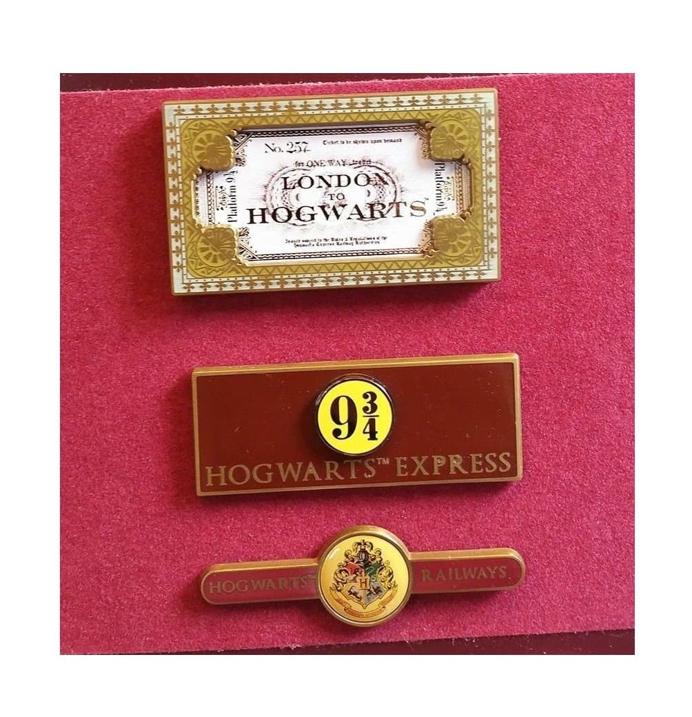 Universal Studios Harry Potter Hogwarts Express Pin Set New with Card