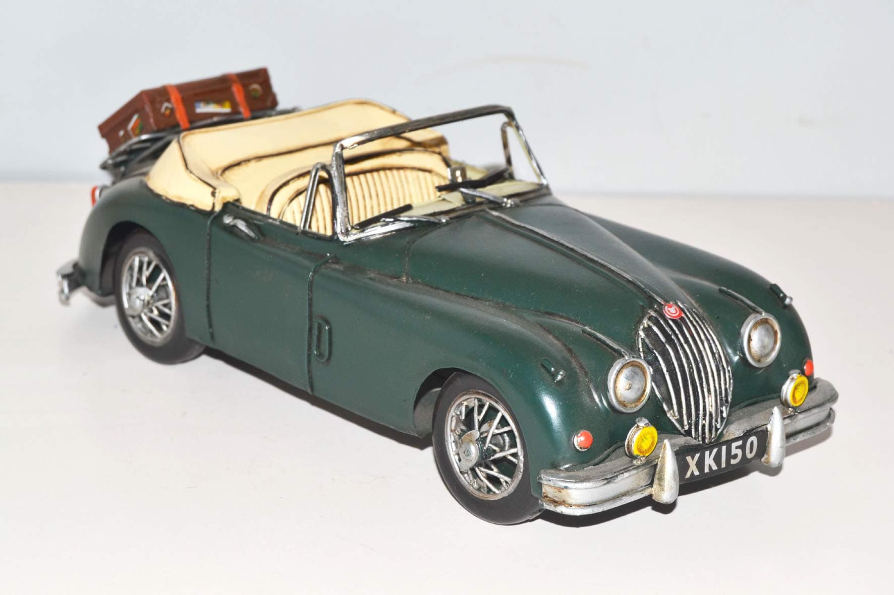 Model Car Jaguar XK 150 - Retro Tin Model