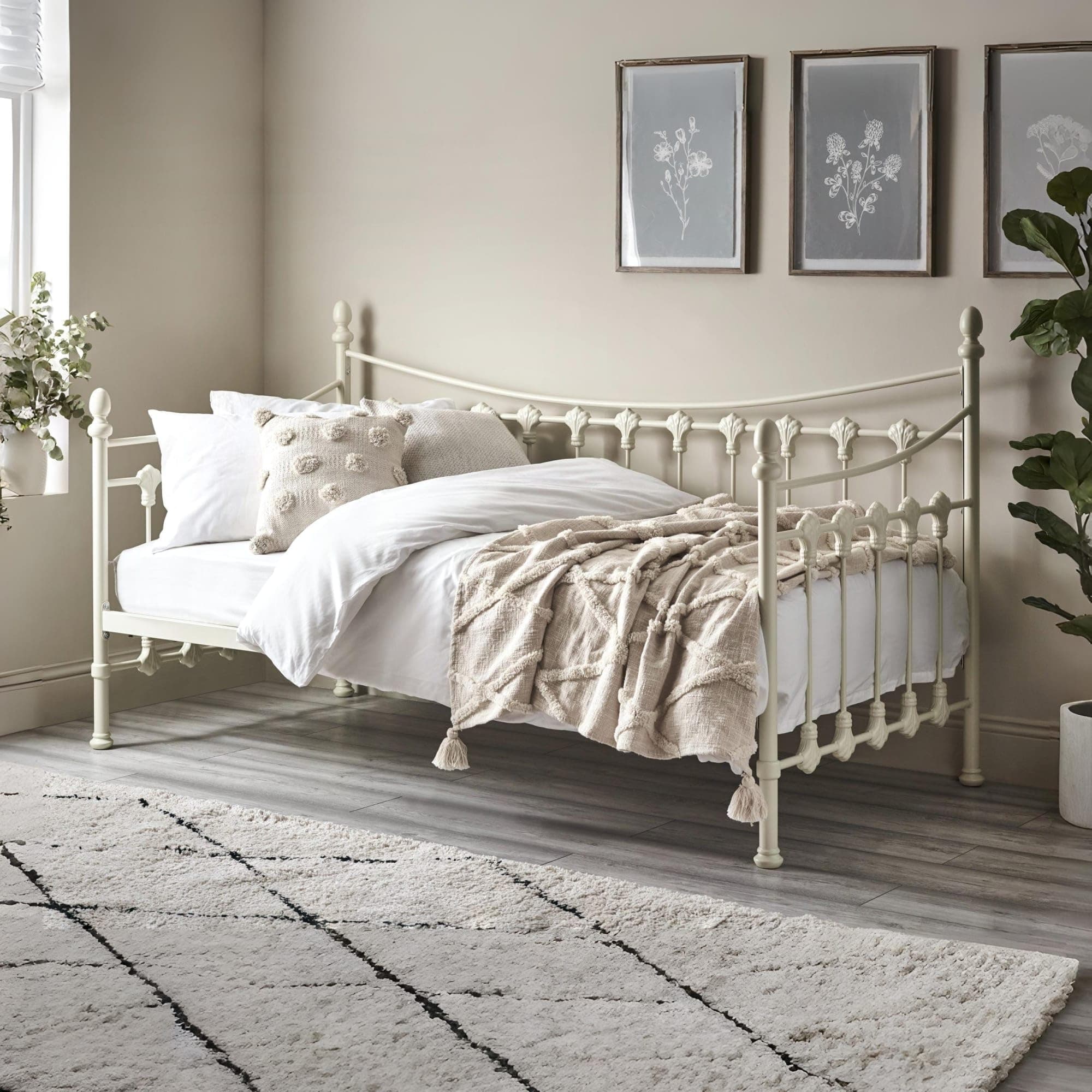Julian Bowen Versailles Daybed, Stone White, Single