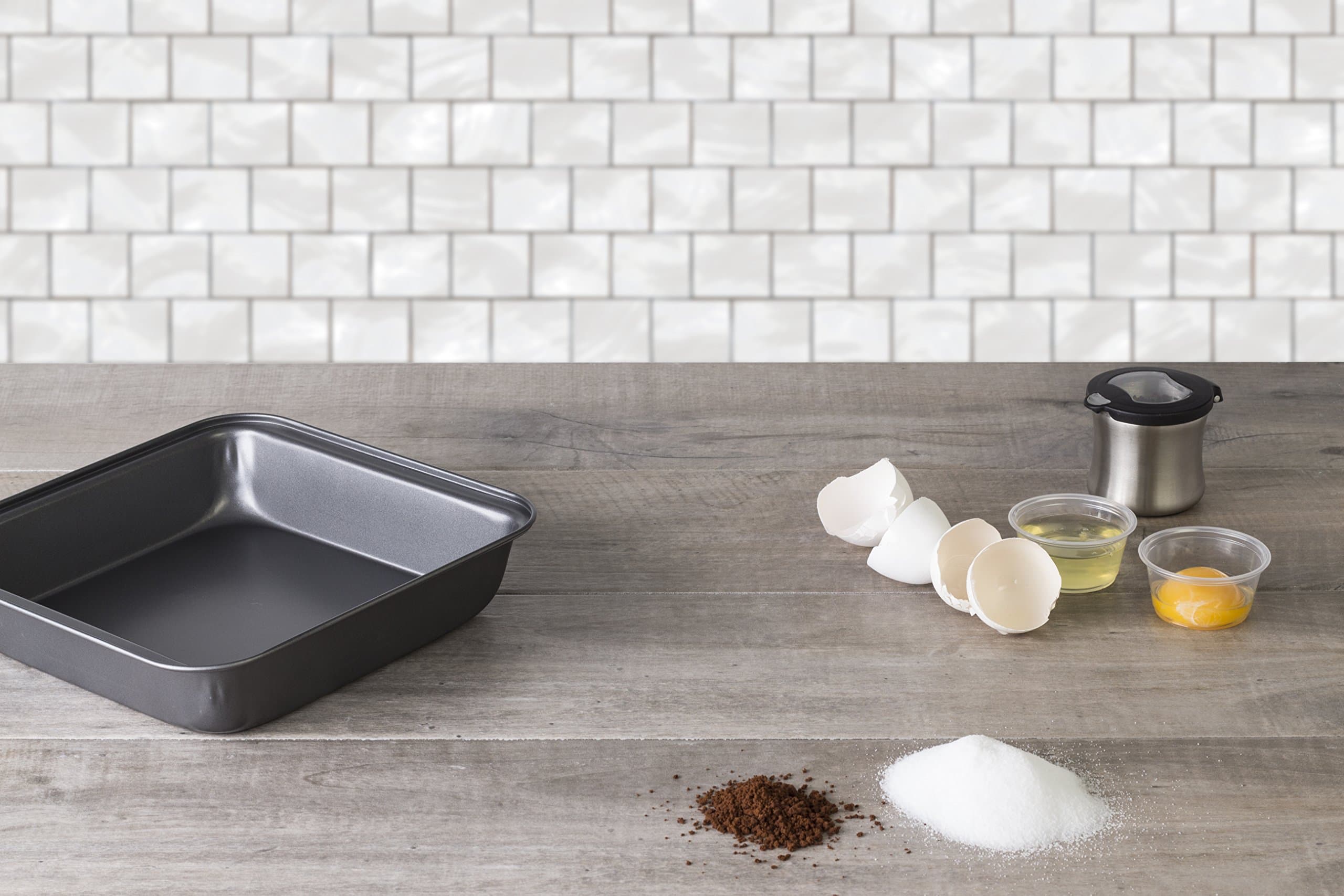 Deluxe Nonstick Bakeware, Professional Square Baking Pan, Charcoal colored.