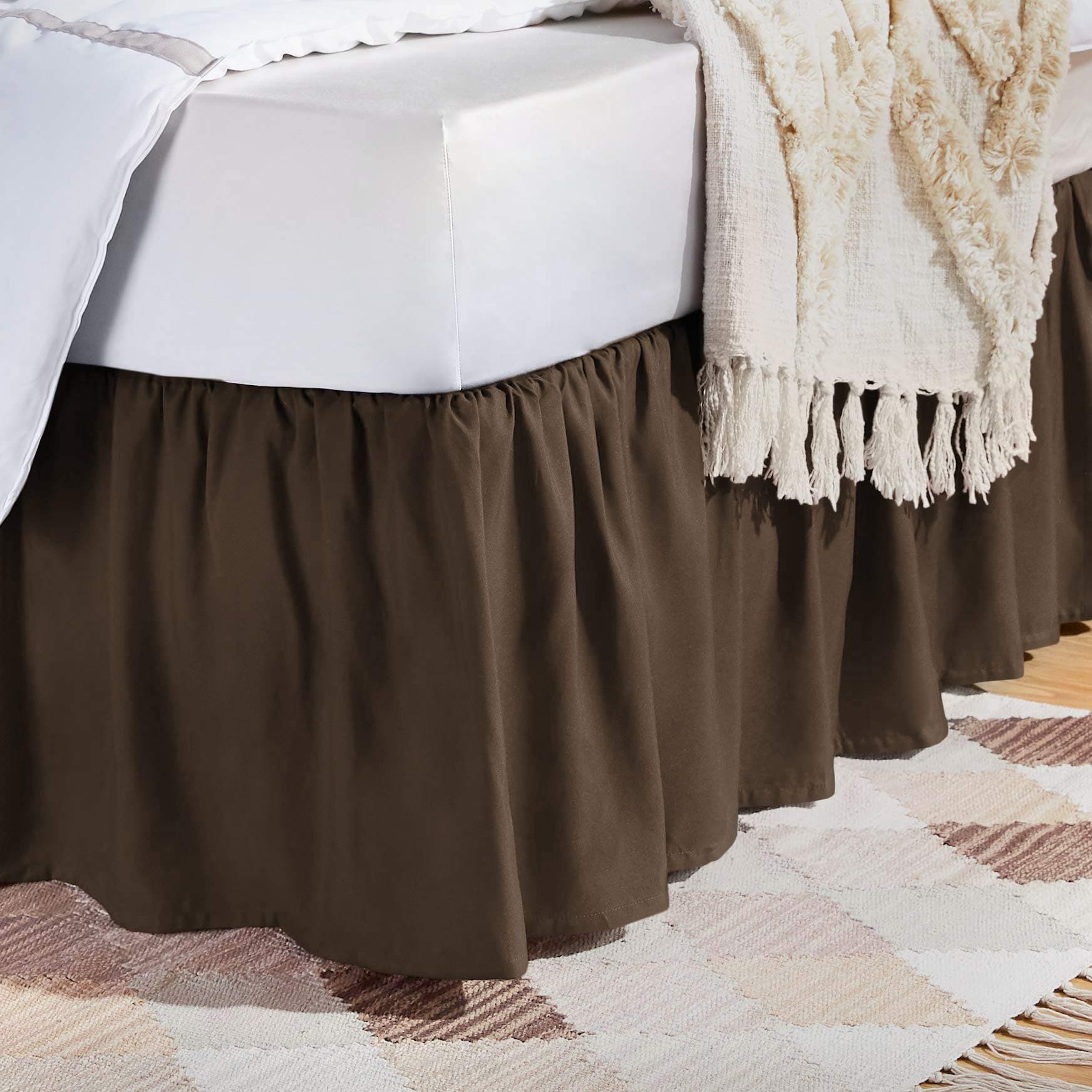 Amazon Basics Lightweight Ruffled Bed Skirt, Classic Style, Soft and Stylish 100% Microfiber with 40.64 CM drop-Queen, Chocolate