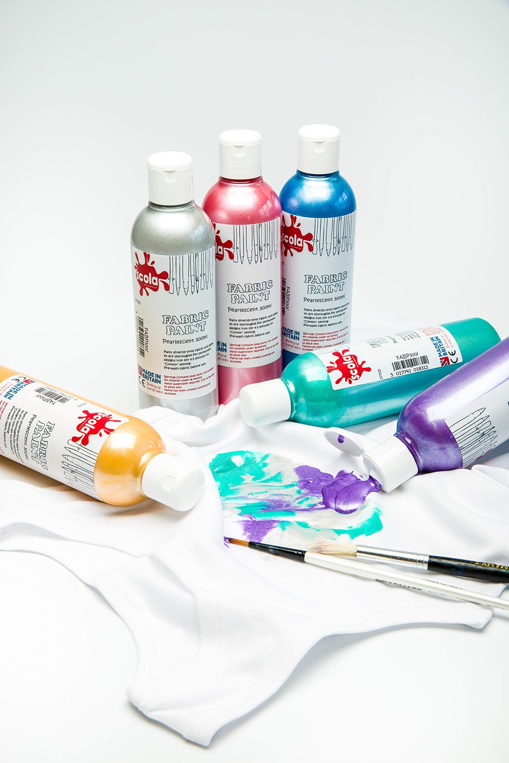 scolaTextile Fabric Paint, 6 Assorted Metallic Colours, 300ml Bottles, School Supplies, Art and Crafts Projects, Children's Craft Projects, Ideal for Kids