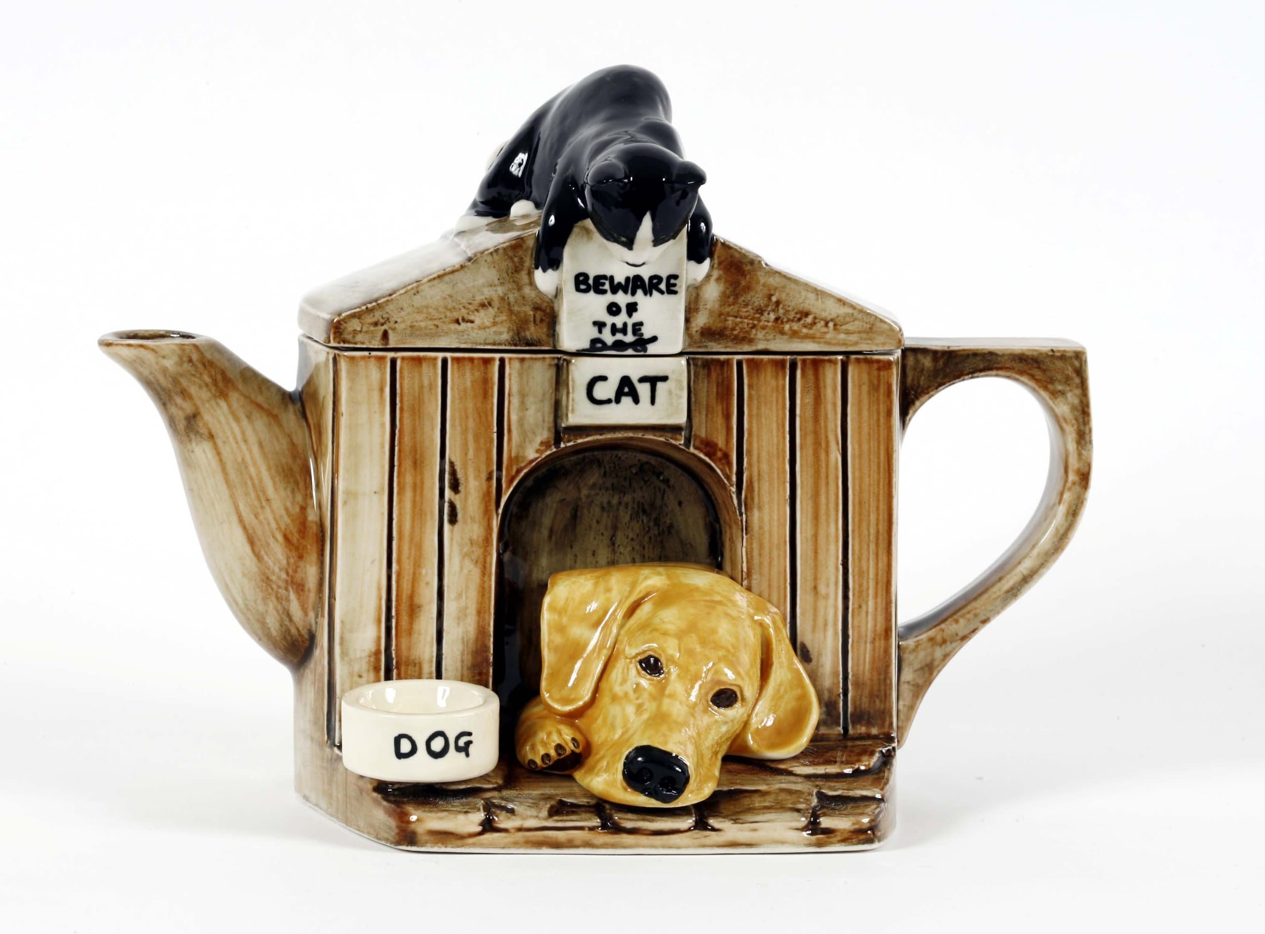 The Teapottery Kennel with Labrador Teapot