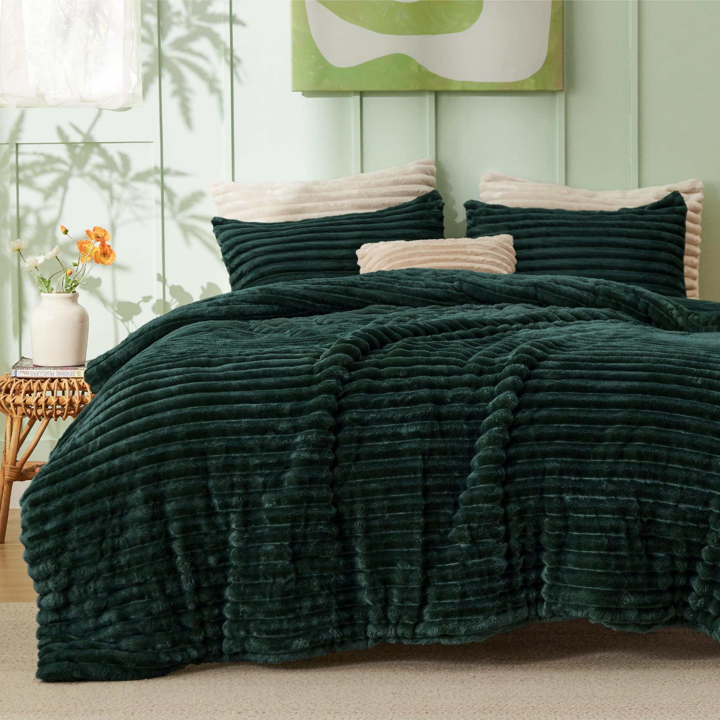 Bedsure Comforter Set Queen Size - GentleSoft™ 3 Pieces Double-Side Fleece Fluffy Emerald Comforter Set, Cozy Striped Room Decor Aesthetic, Luxury Bedding Queen Size, 2 Pillowcases, 90x90 Inches