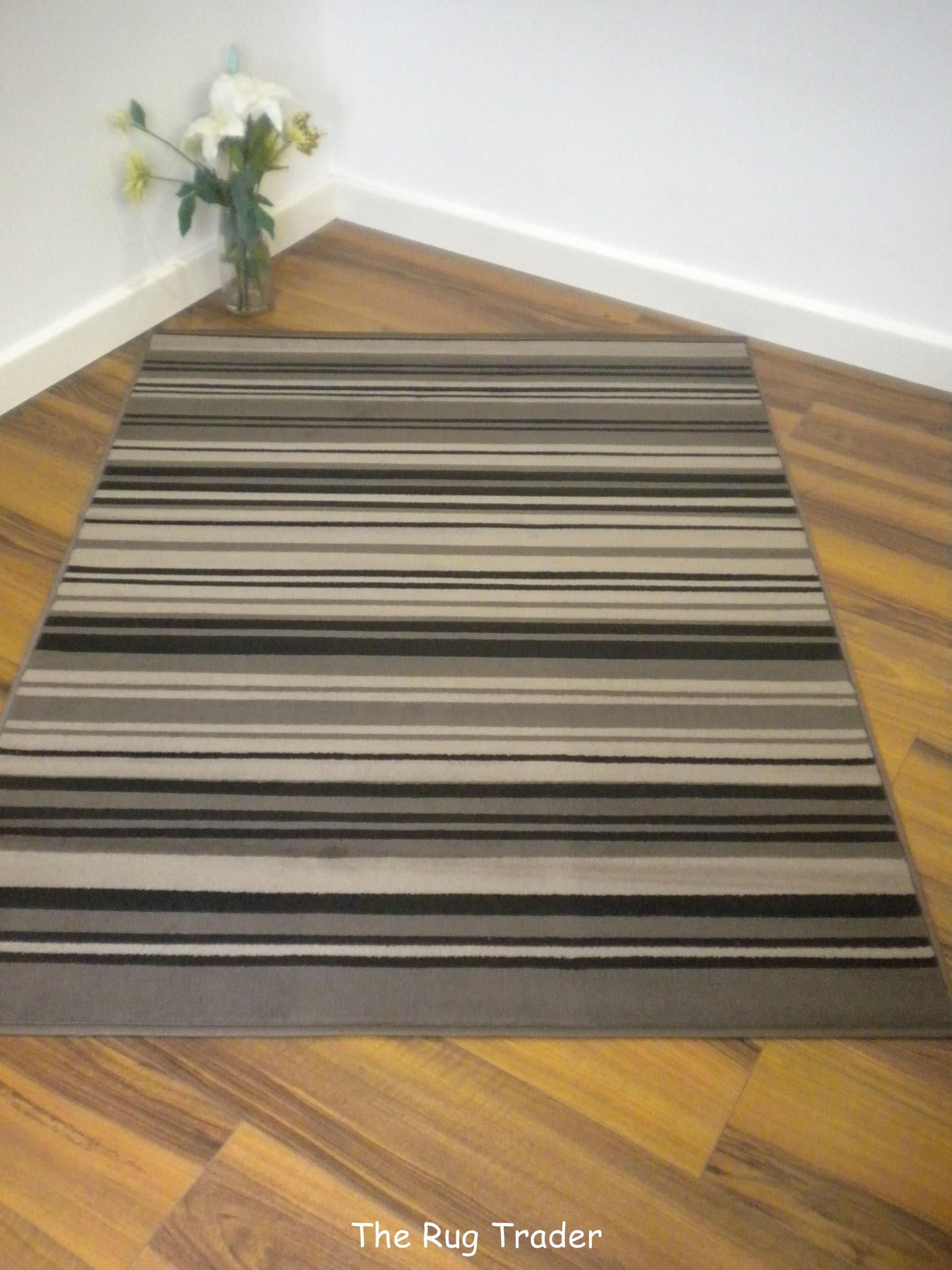 Modern Funky Multi Stripe Grey Black Rug in 3 Sizes (160cm x 220cm)