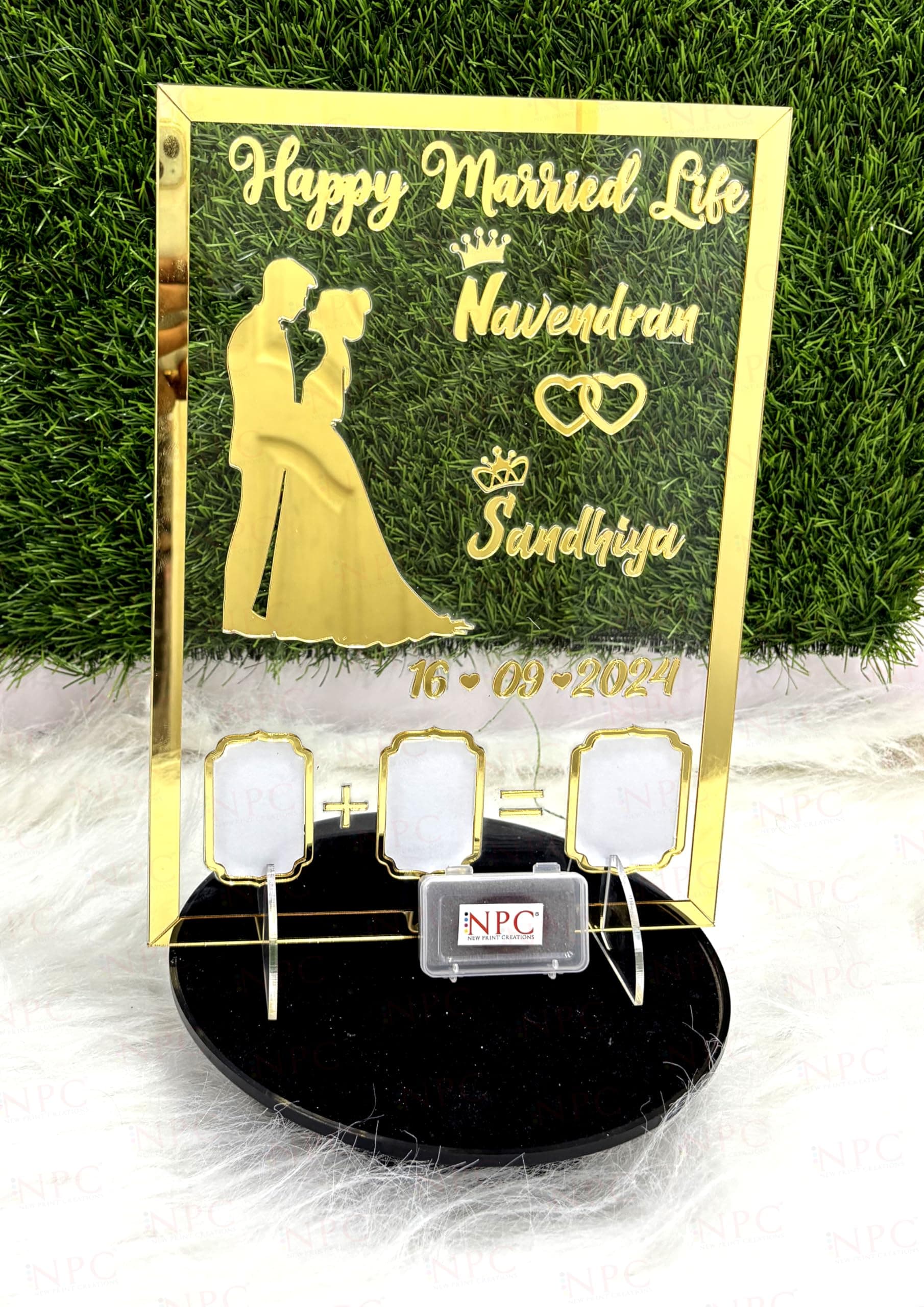 Couple Thumb Impression Gift (21 Cm X 29.7 Cm)| Wedding Thumb Print | Couple Gift| Finger Print Gift| Personalized Text | Golden Metal Design| Anniversary Gift